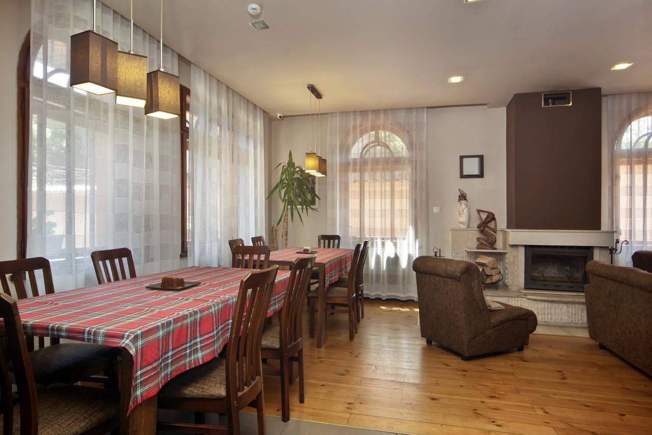 Anita House Hotel Perushtitsa Екстериор снимка
