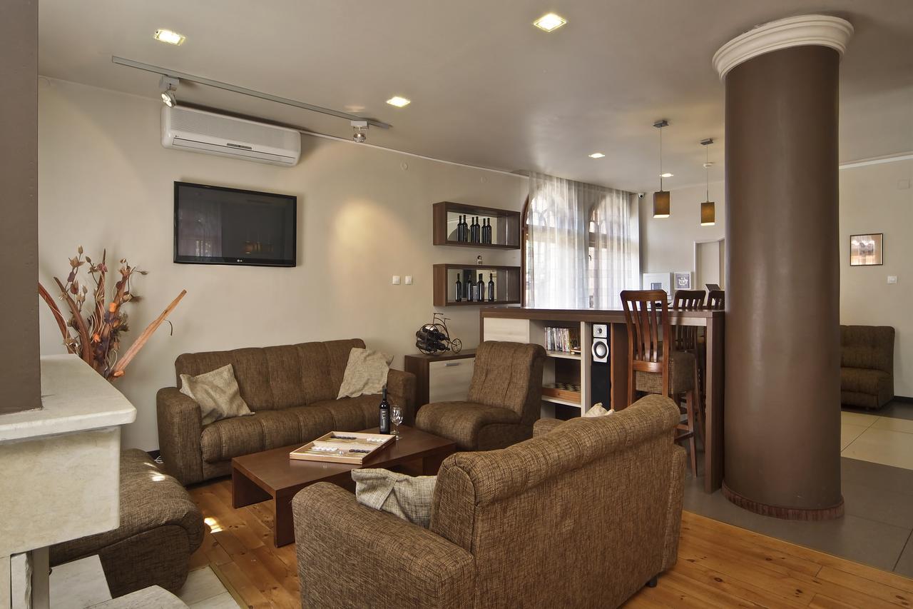 Anita House Hotel Perushtitsa Екстериор снимка